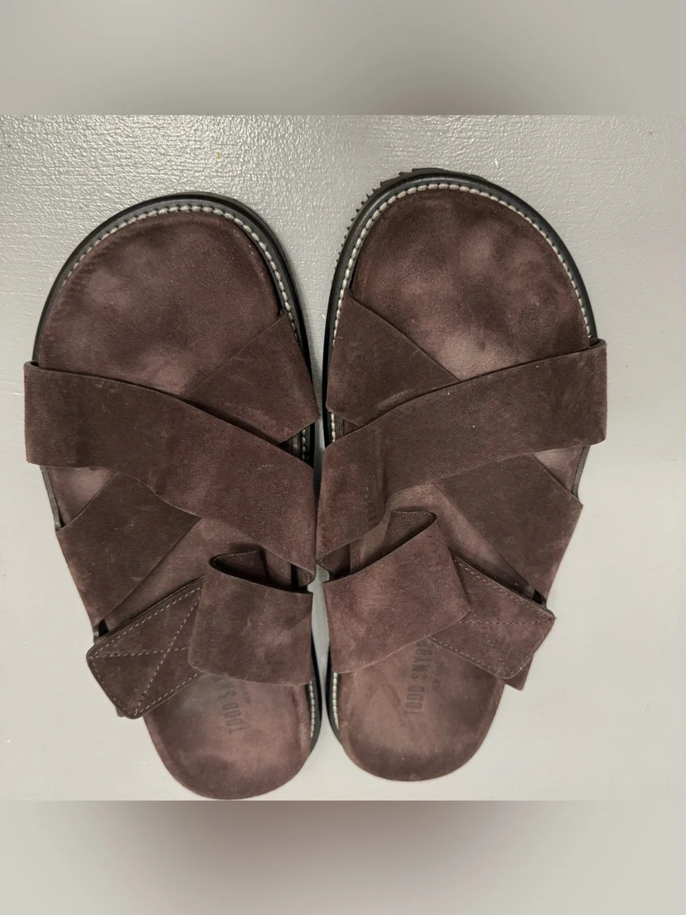 TODD SNYDER Suede Crisscross Slide Sandals
